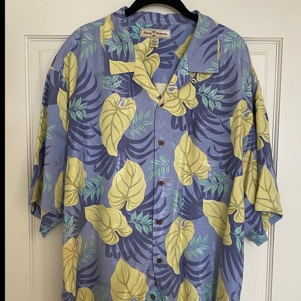 Tommy Bahama 100% Silk EUC